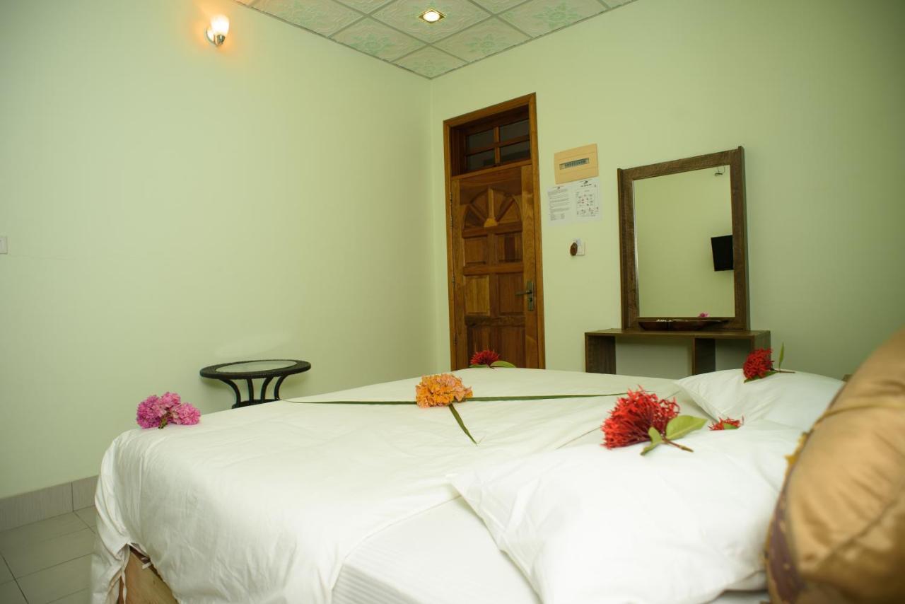 Summer Vibes Beach Front Rasdhoo Esterno foto