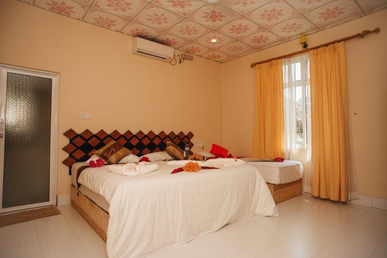 Summer Vibes Beach Front Rasdhoo Esterno foto
